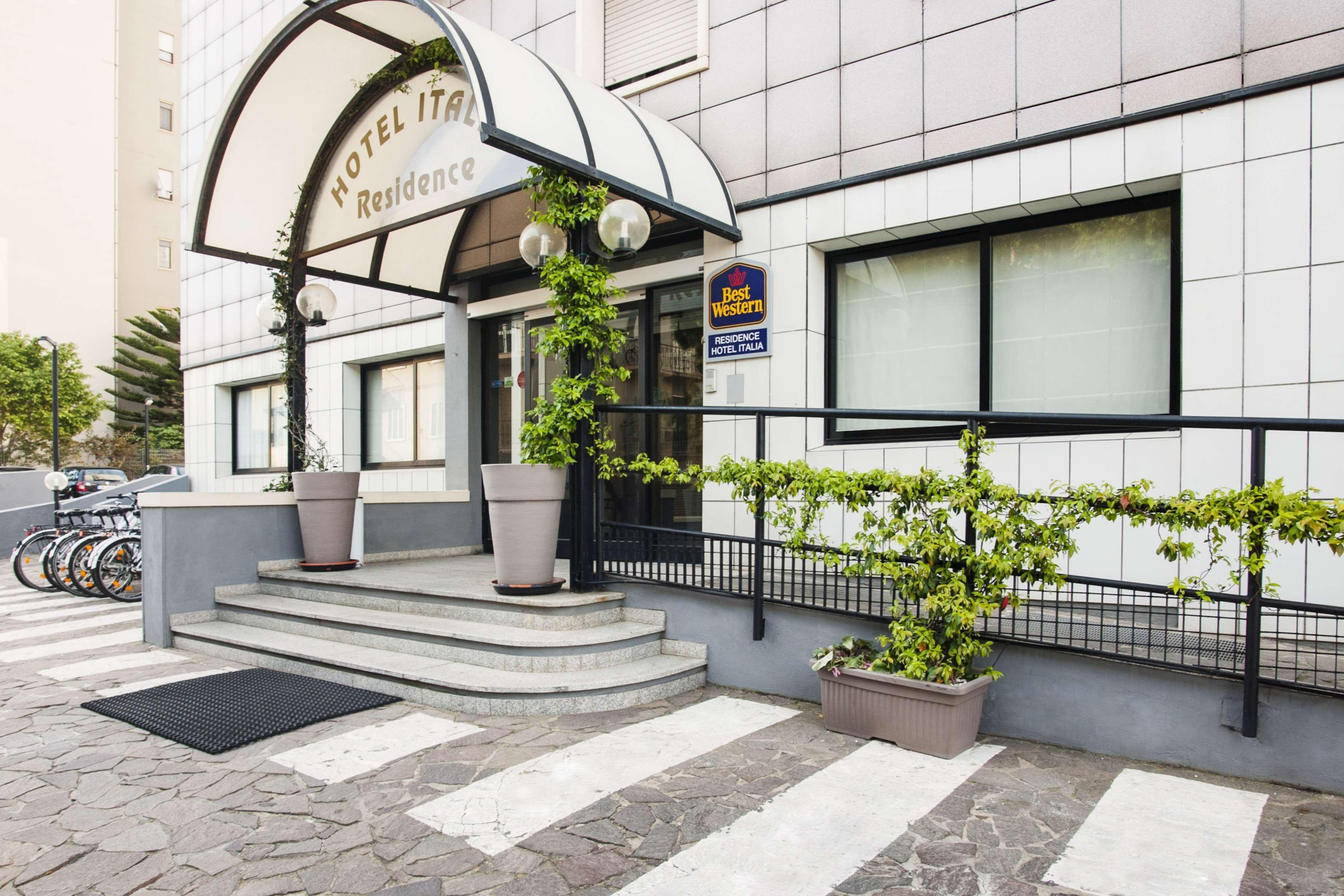 Best Western Hotel Residence Italia Quartu SantʼElena Exterior foto